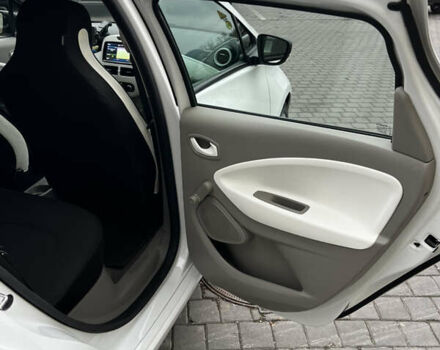 Білий Рено Зое, об'ємом двигуна 0 л та пробігом 109 тис. км за 8900 $, фото 33 на Automoto.ua