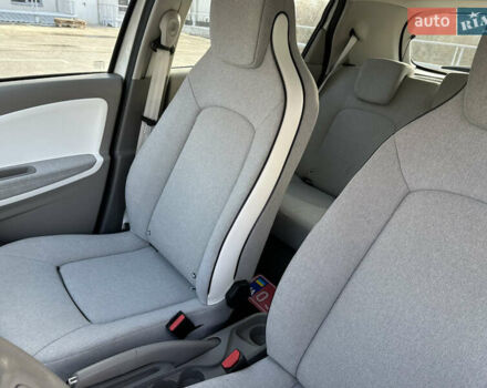 Белый Рено Зое, объемом двигателя 0 л и пробегом 27 тыс. км за 11500 $, фото 14 на Automoto.ua