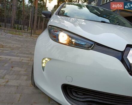 Белый Рено Зое, объемом двигателя 0 л и пробегом 19 тыс. км за 9950 $, фото 3 на Automoto.ua