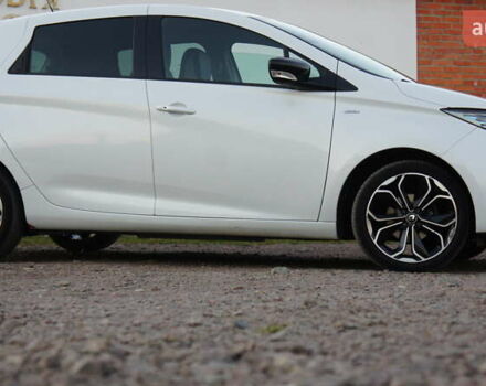 Белый Рено Зое, объемом двигателя 0 л и пробегом 159 тыс. км за 8950 $, фото 2 на Automoto.ua