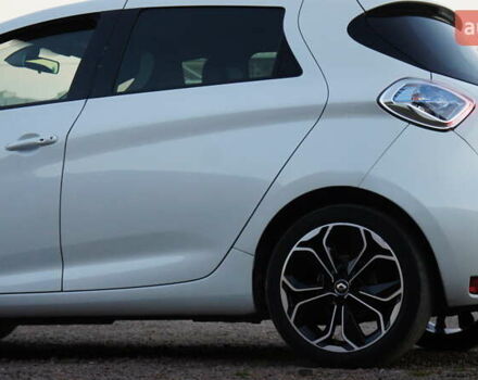 Белый Рено Зое, объемом двигателя 0 л и пробегом 159 тыс. км за 8950 $, фото 1 на Automoto.ua