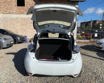 Белый Рено Зое, объемом двигателя 0 л и пробегом 62 тыс. км за 9399 $, фото 19 на Automoto.ua