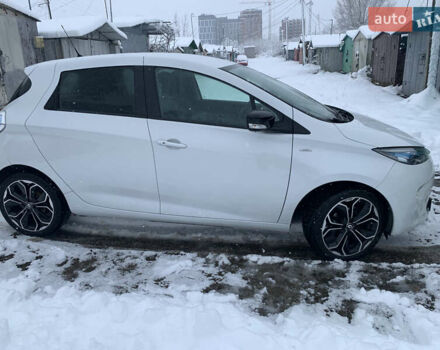 Белый Рено Зое, объемом двигателя 0 л и пробегом 159 тыс. км за 9200 $, фото 3 на Automoto.ua