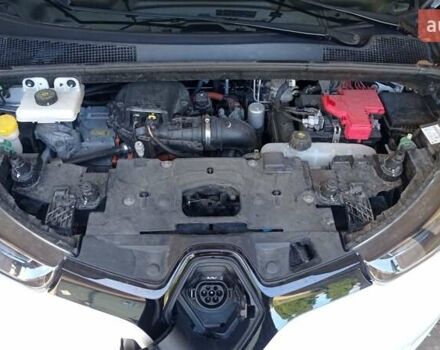 Білий Рено Зое, об'ємом двигуна 0 л та пробігом 80 тис. км за 8300 $, фото 3 на Automoto.ua