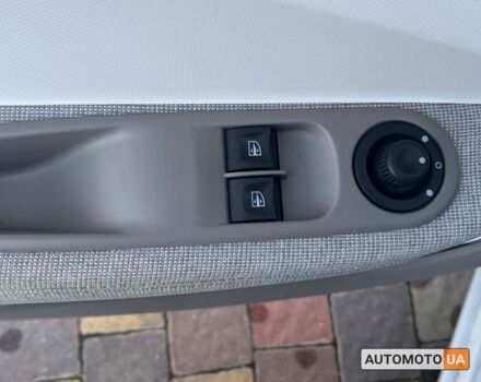 Білий Рено Зое, об'ємом двигуна 41 л та пробігом 27 тис. км за 11500 $, фото 7 на Automoto.ua