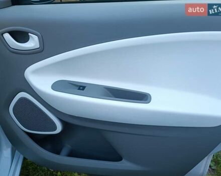 Рено Зое 2019 в Луцке на Automoto.ua Белый Рено Зое, объемом двигателя 0 л и пробегом 65 тыс. км за 10200 $, фото 56 на Automoto.ua