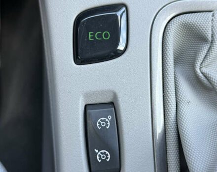 Білий Рено Зое, об'ємом двигуна 0 л та пробігом 59 тис. км за 9200 $, фото 23 на Automoto.ua