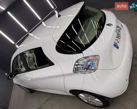 Белый Рено Зое, объемом двигателя 0 л и пробегом 21 тыс. км за 9950 $, фото 13 на Automoto.ua