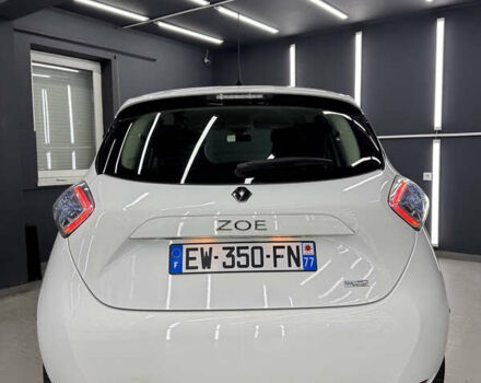 Белый Рено Зое, объемом двигателя 0 л и пробегом 47 тыс. км за 9200 $, фото 4 на Automoto.ua