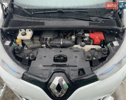 Белый Рено Зое, объемом двигателя 0 л и пробегом 159 тыс. км за 9200 $, фото 40 на Automoto.ua