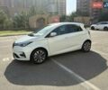 Белый Рено Зое, объемом двигателя 0 л и пробегом 94 тыс. км за 13300 $, фото 32 на Automoto.ua