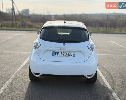 Белый Рено Зое, объемом двигателя 0 л и пробегом 112 тыс. км за 8900 $, фото 4 на Automoto.ua