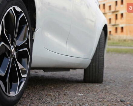 Белый Рено Зое, объемом двигателя 0 л и пробегом 159 тыс. км за 8950 $, фото 15 на Automoto.ua