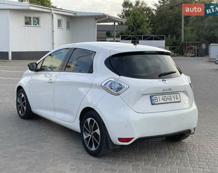 Белый Рено Зое, объемом двигателя 0 л и пробегом 84 тыс. км за 10300 $, фото 14 на Automoto.ua