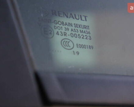 Белый Рено Зое, объемом двигателя 0 л и пробегом 159 тыс. км за 8950 $, фото 19 на Automoto.ua