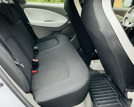 Белый Рено Зое, объемом двигателя 0 л и пробегом 64 тыс. км за 10500 $, фото 12 на Automoto.ua