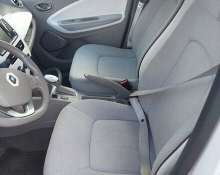 Белый Рено Зое, объемом двигателя 0 л и пробегом 81 тыс. км за 7977 $, фото 5 на Automoto.ua
