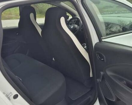 Білий Рено Зое, об'ємом двигуна 0 л та пробігом 25 тис. км за 11500 $, фото 14 на Automoto.ua