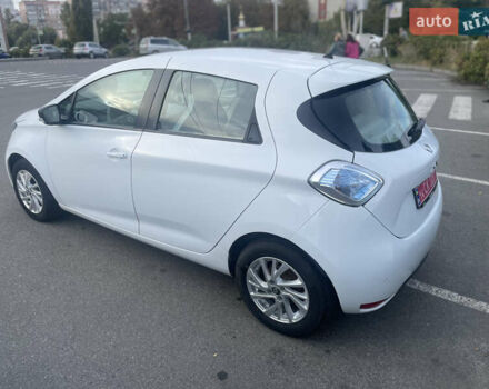 Белый Рено Зое, объемом двигателя 0 л и пробегом 145 тыс. км за 9700 $, фото 13 на Automoto.ua