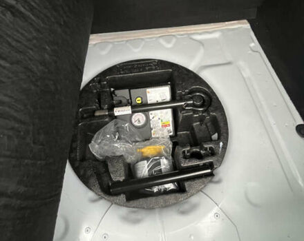 Белый Рено Зое, объемом двигателя 0 л и пробегом 64 тыс. км за 11450 $, фото 29 на Automoto.ua