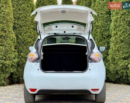 Белый Рено Зое, объемом двигателя 0 л и пробегом 60 тыс. км за 10300 $, фото 12 на Automoto.ua