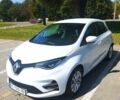 Белый Рено Зое, объемом двигателя 0 л и пробегом 141 тыс. км за 11000 $, фото 1 на Automoto.ua