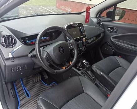 Белый Рено Зое, объемом двигателя 0 л и пробегом 48 тыс. км за 11850 $, фото 23 на Automoto.ua