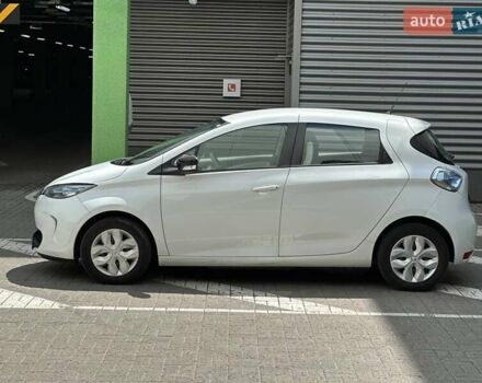 Белый Рено Зое, объемом двигателя 0 л и пробегом 59 тыс. км за 10500 $, фото 5 на Automoto.ua