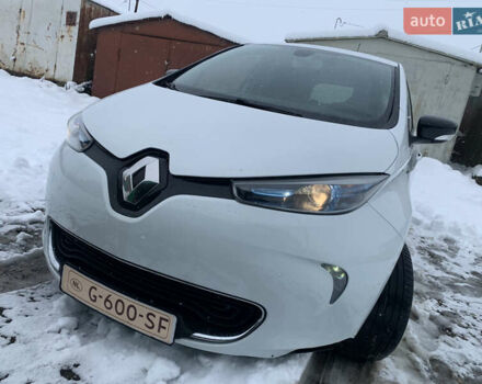 Белый Рено Зое, объемом двигателя 0 л и пробегом 159 тыс. км за 9200 $, фото 12 на Automoto.ua