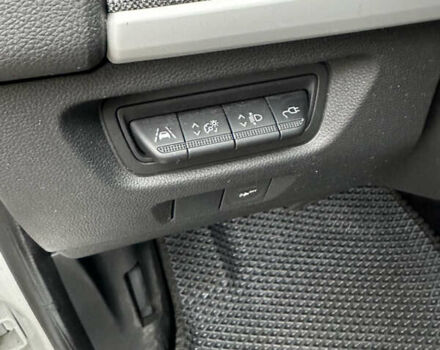 Білий Рено Зое, об'ємом двигуна 0 л та пробігом 77 тис. км за 13000 $, фото 15 на Automoto.ua