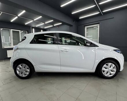Белый Рено Зое, объемом двигателя 0 л и пробегом 47 тыс. км за 9200 $, фото 7 на Automoto.ua