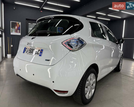 Белый Рено Зое, объемом двигателя 0 л и пробегом 21 тыс. км за 9950 $, фото 4 на Automoto.ua