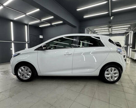 Белый Рено Зое, объемом двигателя 0 л и пробегом 47 тыс. км за 9200 $, фото 2 на Automoto.ua