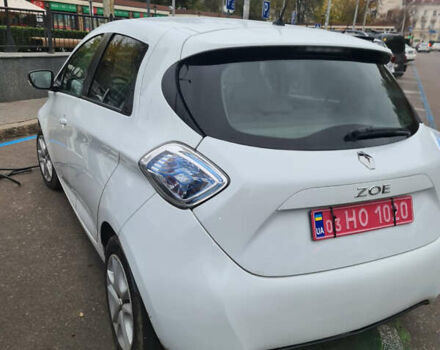 Белый Рено Зое, объемом двигателя 0 л и пробегом 113 тыс. км за 10000 $, фото 5 на Automoto.ua