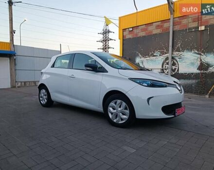 Белый Рено Зое, объемом двигателя 0 л и пробегом 65 тыс. км за 10250 $, фото 18 на Automoto.ua