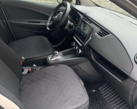 Белый Рено Зое, объемом двигателя 0 л и пробегом 29 тыс. км за 10900 $, фото 11 на Automoto.ua