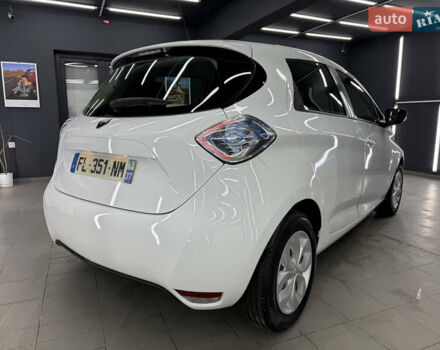 Белый Рено Зое, объемом двигателя 0 л и пробегом 53 тыс. км за 9900 $, фото 6 на Automoto.ua