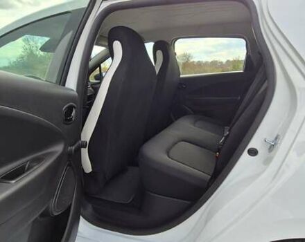 Белый Рено Зое, объемом двигателя 0 л и пробегом 25 тыс. км за 11600 $, фото 17 на Automoto.ua