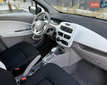 Белый Рено Зое, объемом двигателя 0 л и пробегом 67 тыс. км за 9500 $, фото 39 на Automoto.ua