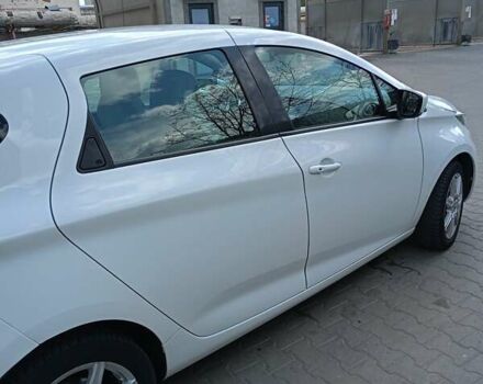 Белый Рено Зое, объемом двигателя 0 л и пробегом 160 тыс. км за 11200 $, фото 3 на Automoto.ua