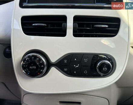 Белый Рено Зое, объемом двигателя 0 л и пробегом 27 тыс. км за 11500 $, фото 20 на Automoto.ua