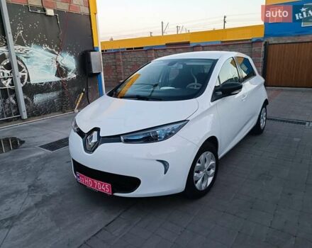 Белый Рено Зое, объемом двигателя 0 л и пробегом 65 тыс. км за 10250 $, фото 11 на Automoto.ua