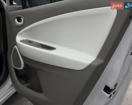 Белый Рено Зое, объемом двигателя 0 л и пробегом 21 тыс. км за 9950 $, фото 30 на Automoto.ua