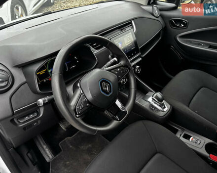 Белый Рено Зое, объемом двигателя 0 л и пробегом 68 тыс. км за 11499 $, фото 19 на Automoto.ua