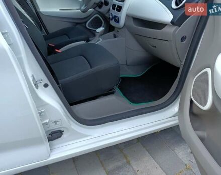 Белый Рено Зое, объемом двигателя 0 л и пробегом 19 тыс. км за 9950 $, фото 47 на Automoto.ua