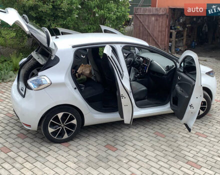 Белый Рено Зое, объемом двигателя 0 л и пробегом 173 тыс. км за 9500 $, фото 16 на Automoto.ua