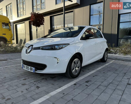 Белый Рено Зое, объемом двигателя 0 л и пробегом 67 тыс. км за 9500 $, фото 7 на Automoto.ua