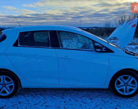 Белый Рено Зое, объемом двигателя 0 л и пробегом 66 тыс. км за 10200 $, фото 13 на Automoto.ua
