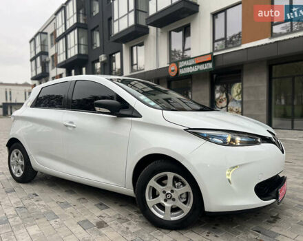Белый Рено Зое, объемом двигателя 0 л и пробегом 48 тыс. км за 9950 $, фото 4 на Automoto.ua