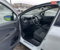 Белый Рено Зое, объемом двигателя 0 л и пробегом 106 тыс. км за 9200 $, фото 8 на Automoto.ua
